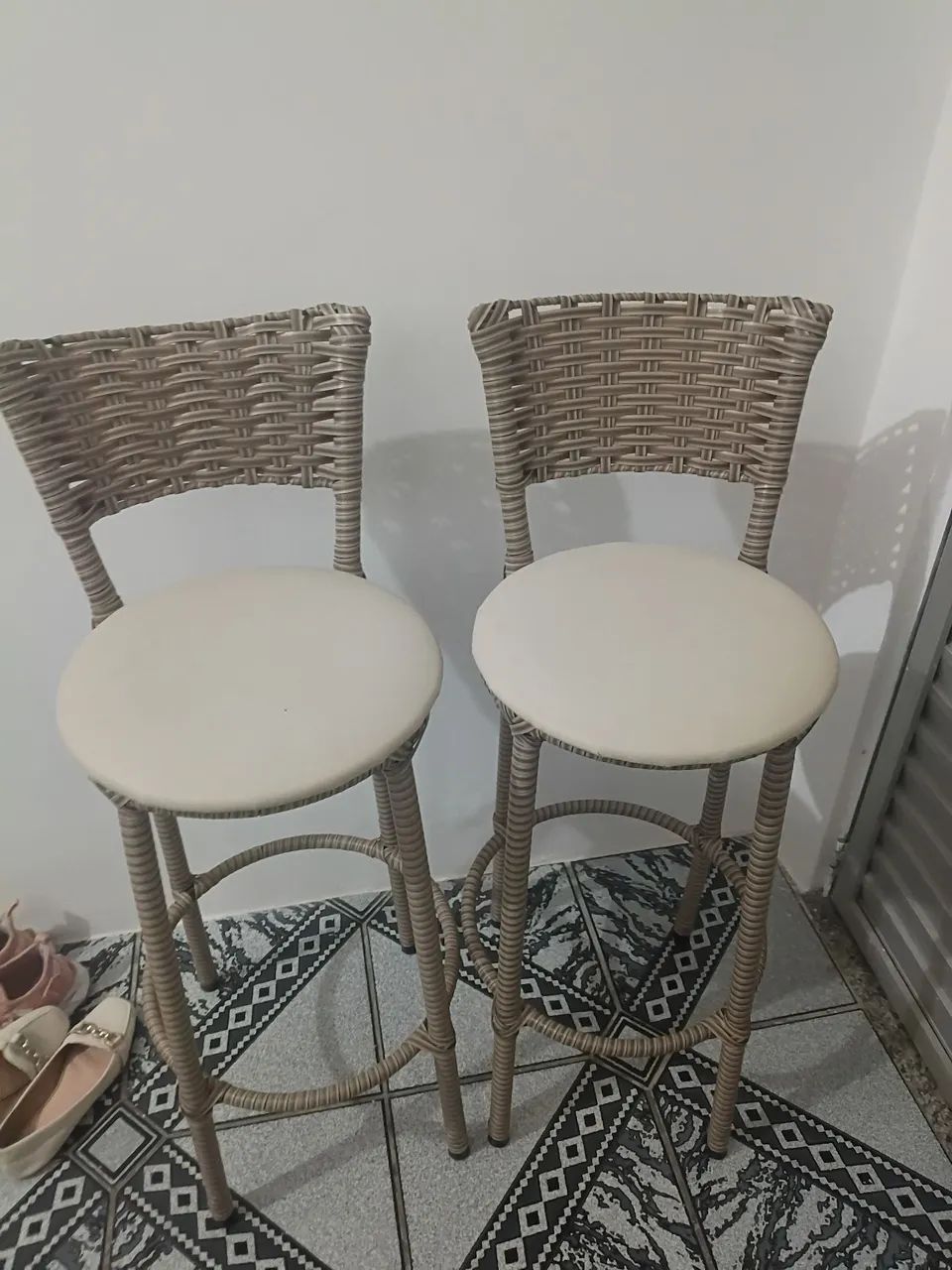 Banquetas alta palha