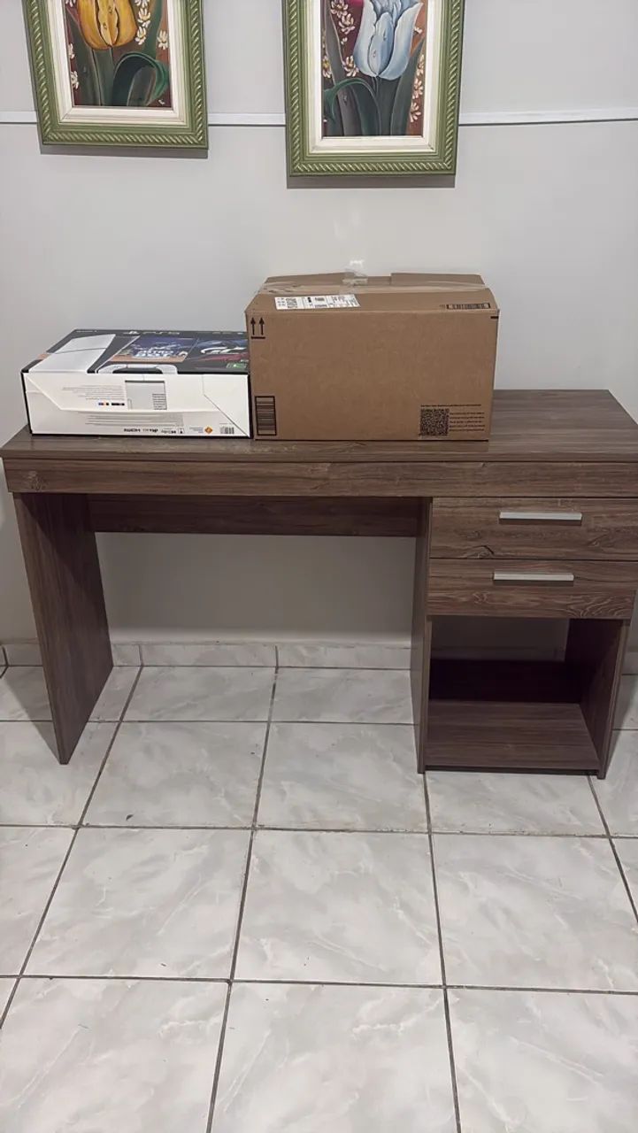 Mesa para pc/ escrivaninha