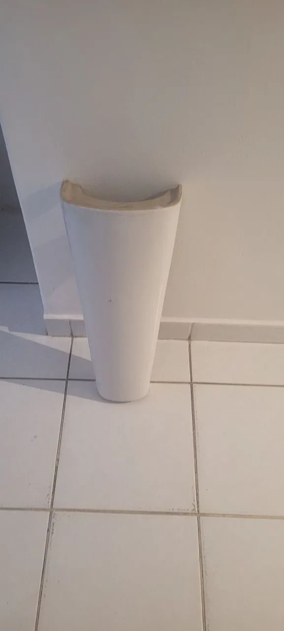 Base de tanque em porcelana