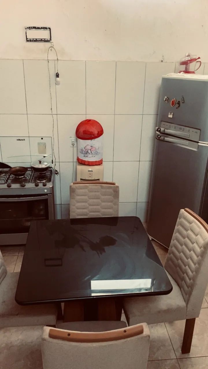 Mesa de Vidro com cadeiras reforçadas  - Foto 4