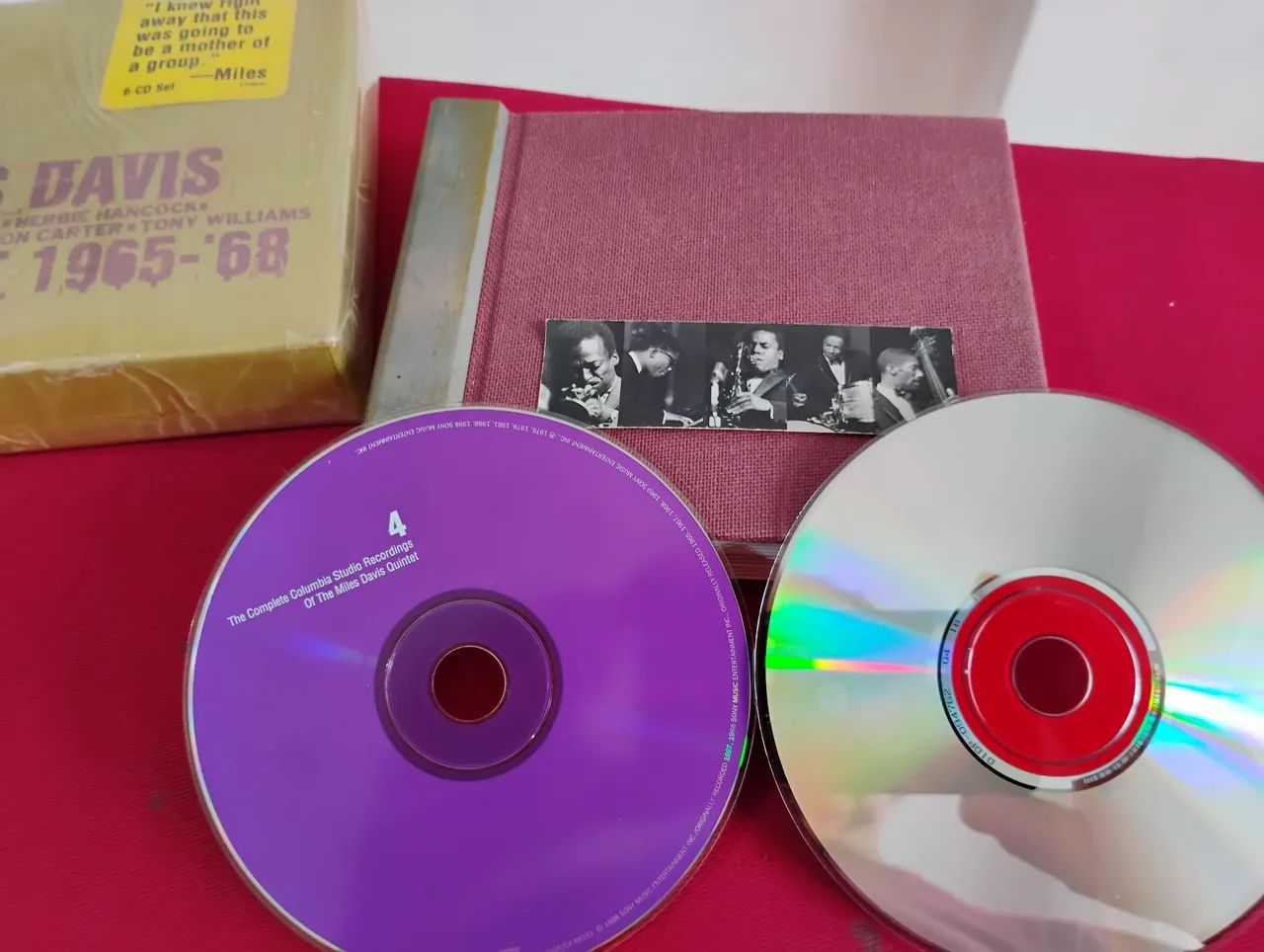 Três caixas cds MILES DAVIS  - Foto 4
