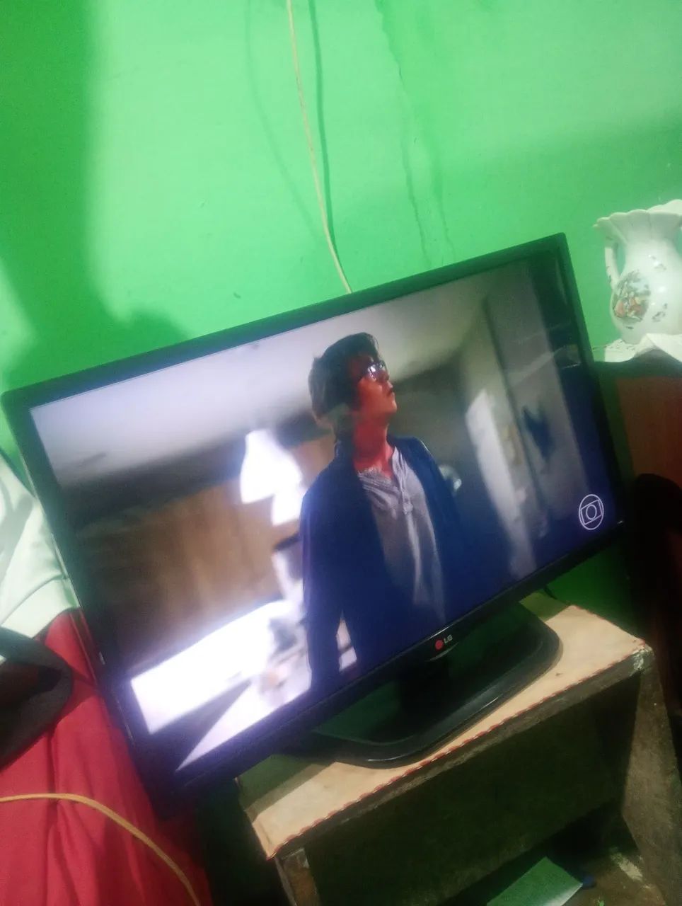 tv   32 polegadas funcionando perfeitamente sem controle ) não é smart  - Foto 2