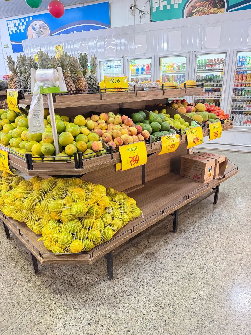 Bancas de Horti Fruti  semi Novas 