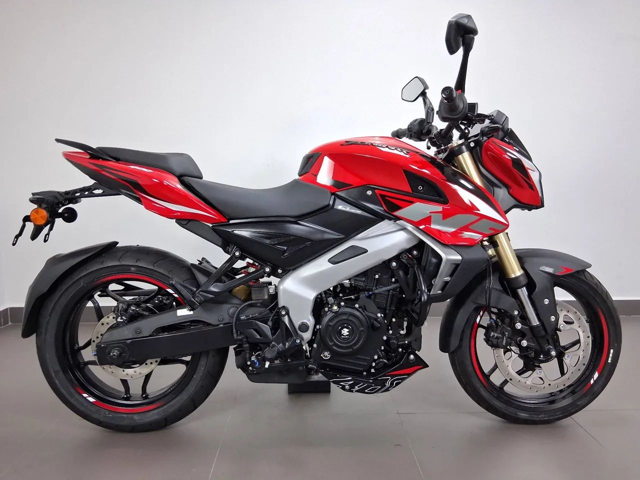 BAJAJ DOMINAR NS400Z