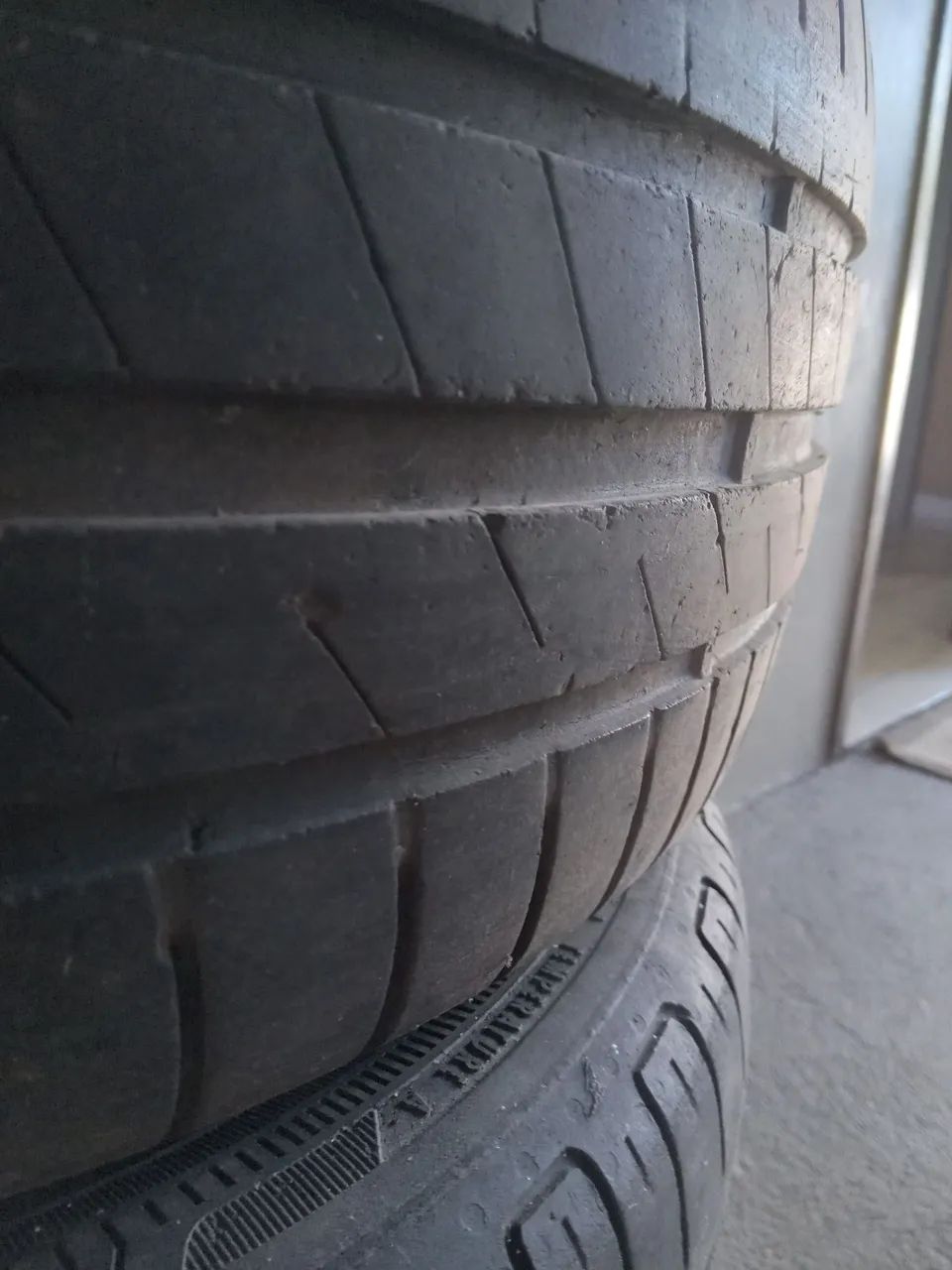 2  PENEU   GODYER EFICIENTE GRIP PERFORMANCE   MAIS  QUE  NEIA  CIDA - Foto 3