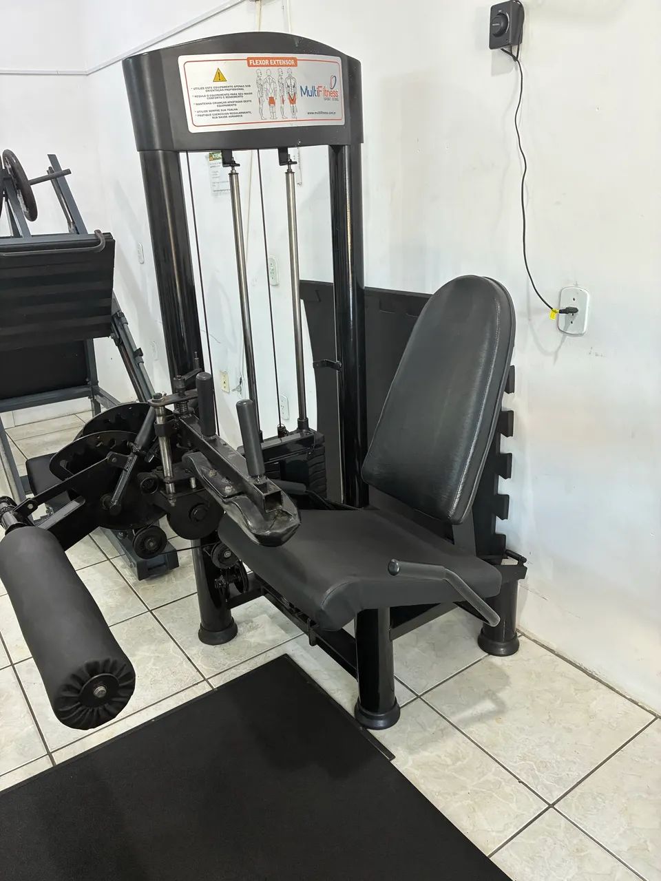 Máquina de academia flexora extensora  - Foto 4