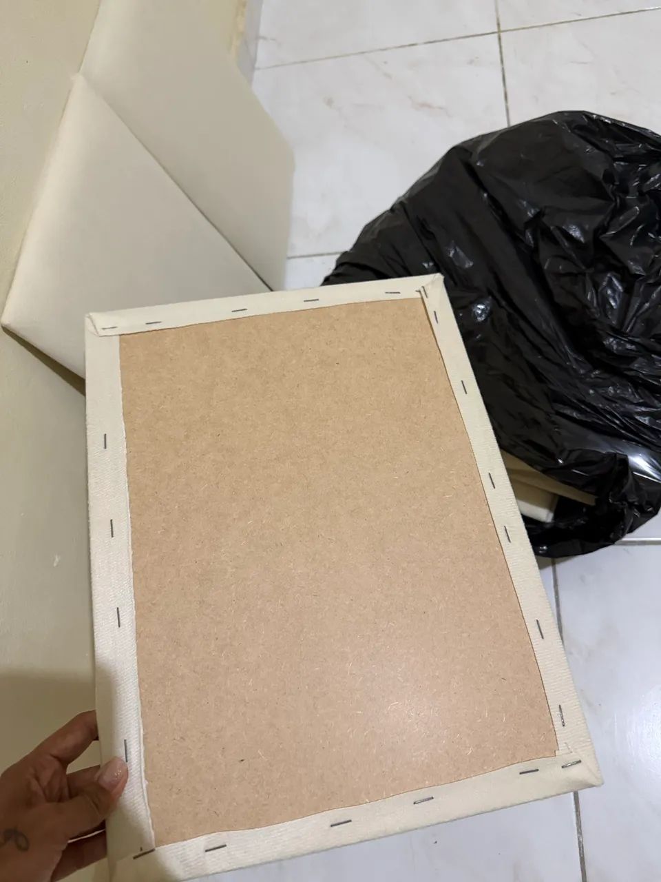 CABECEIRA DE CAMA - NOVA - COR BEGE E AUTOCOLAVEL  - Foto 2