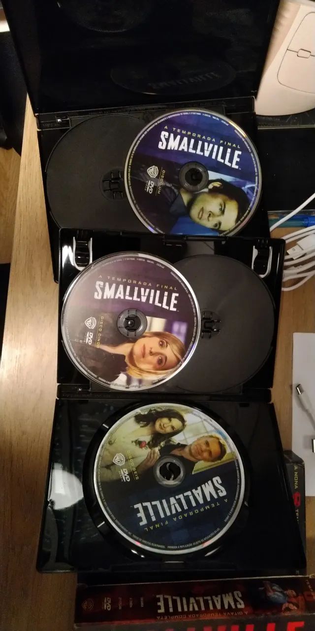 Coleção DVDs Smallville - Completo  - Foto 2