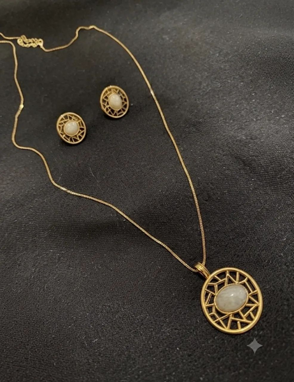 Conjunto cordão e brinco semijoias 