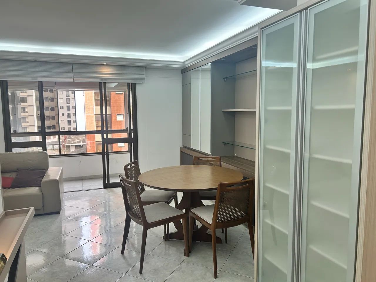 Apto c/3 quartos, suite,lavabo 2 garagens - Foto 4