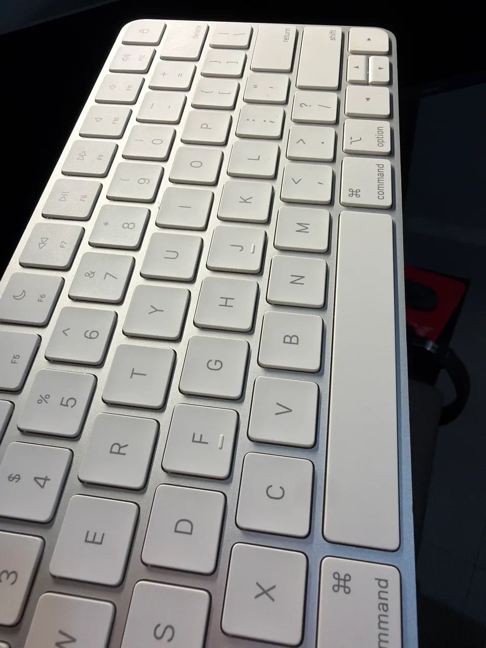 Apple Magic Keyboard modelo A2450 - Foto 2