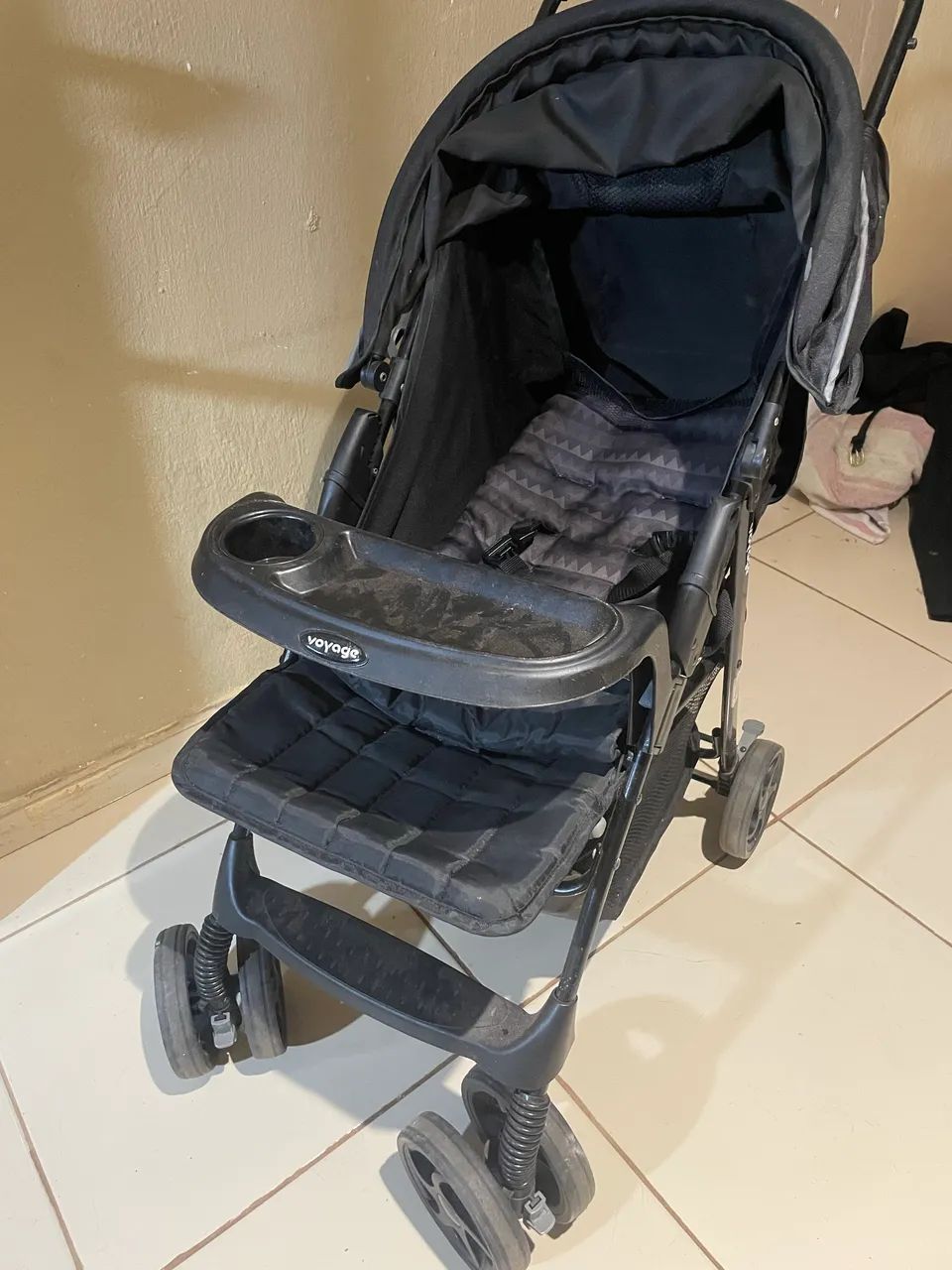 Carrinho de bebê e bebê conforto  - Foto 2