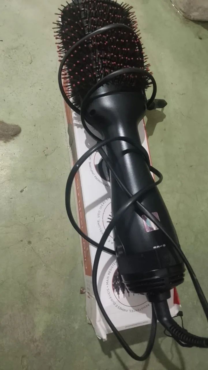Escova secadora e alisadora,e modeladora  - Foto 2