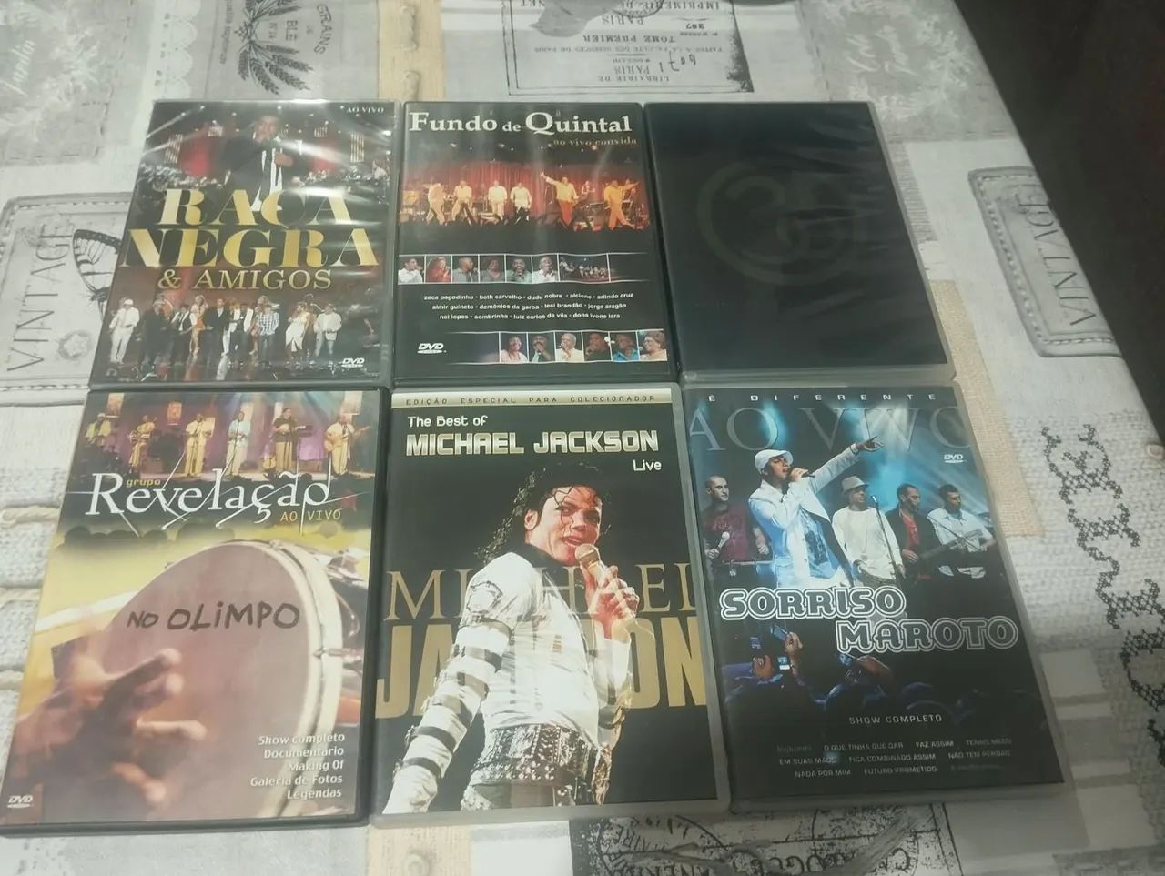 Cd's/dvd's variados R$20,00 cada mídia.