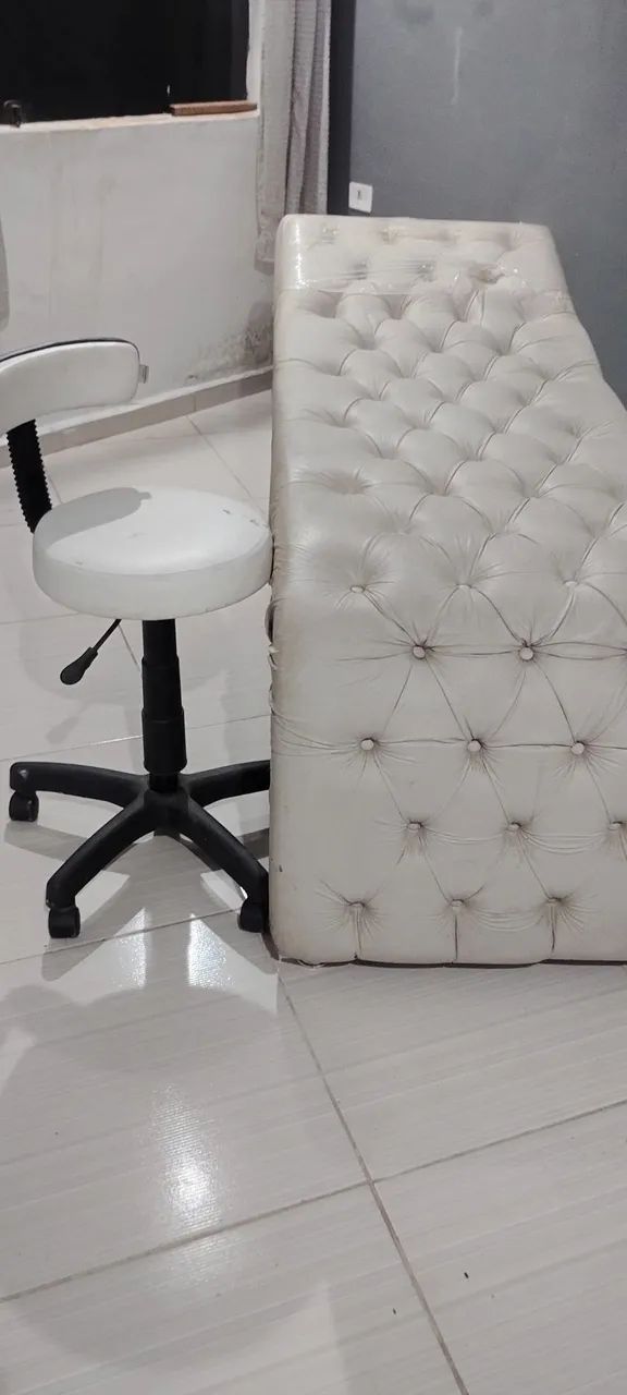 Vendo maca e cadeira de estética 450,00