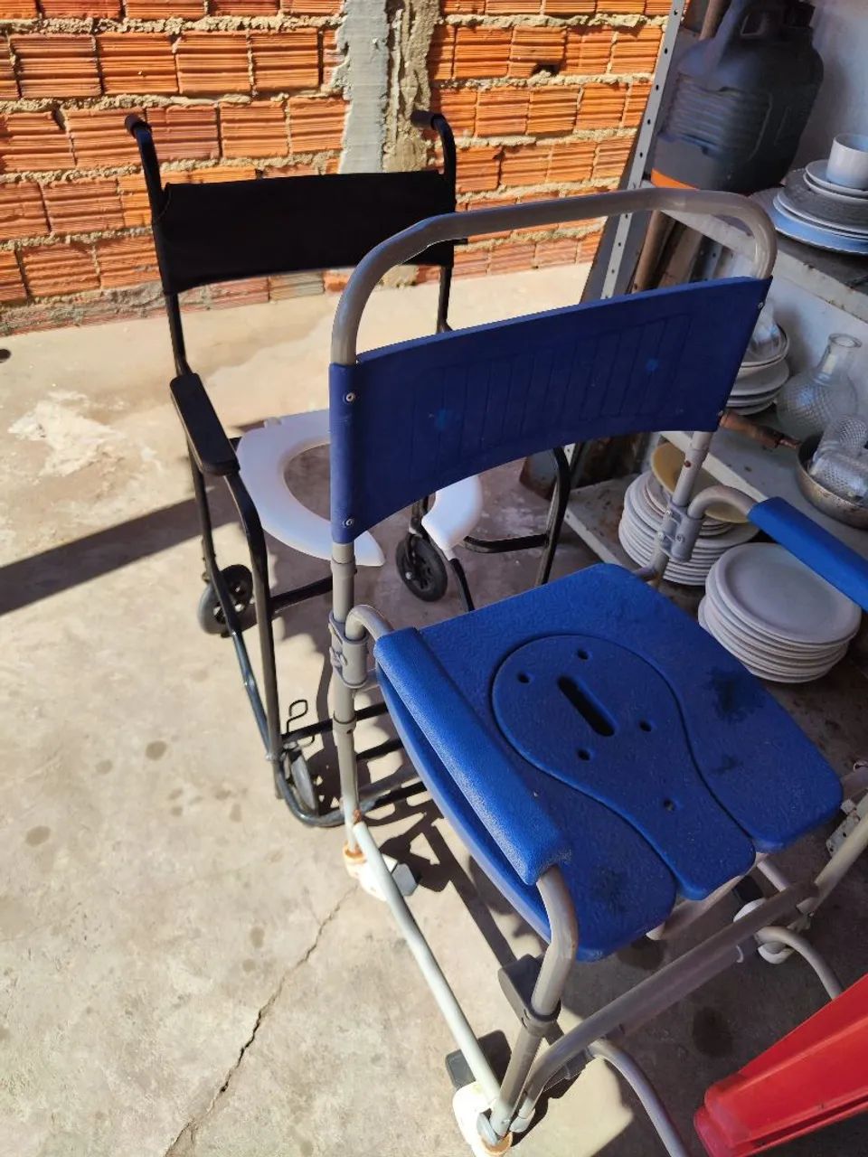 Vendo Cadeira de roda e banhos *31 - Foto 2