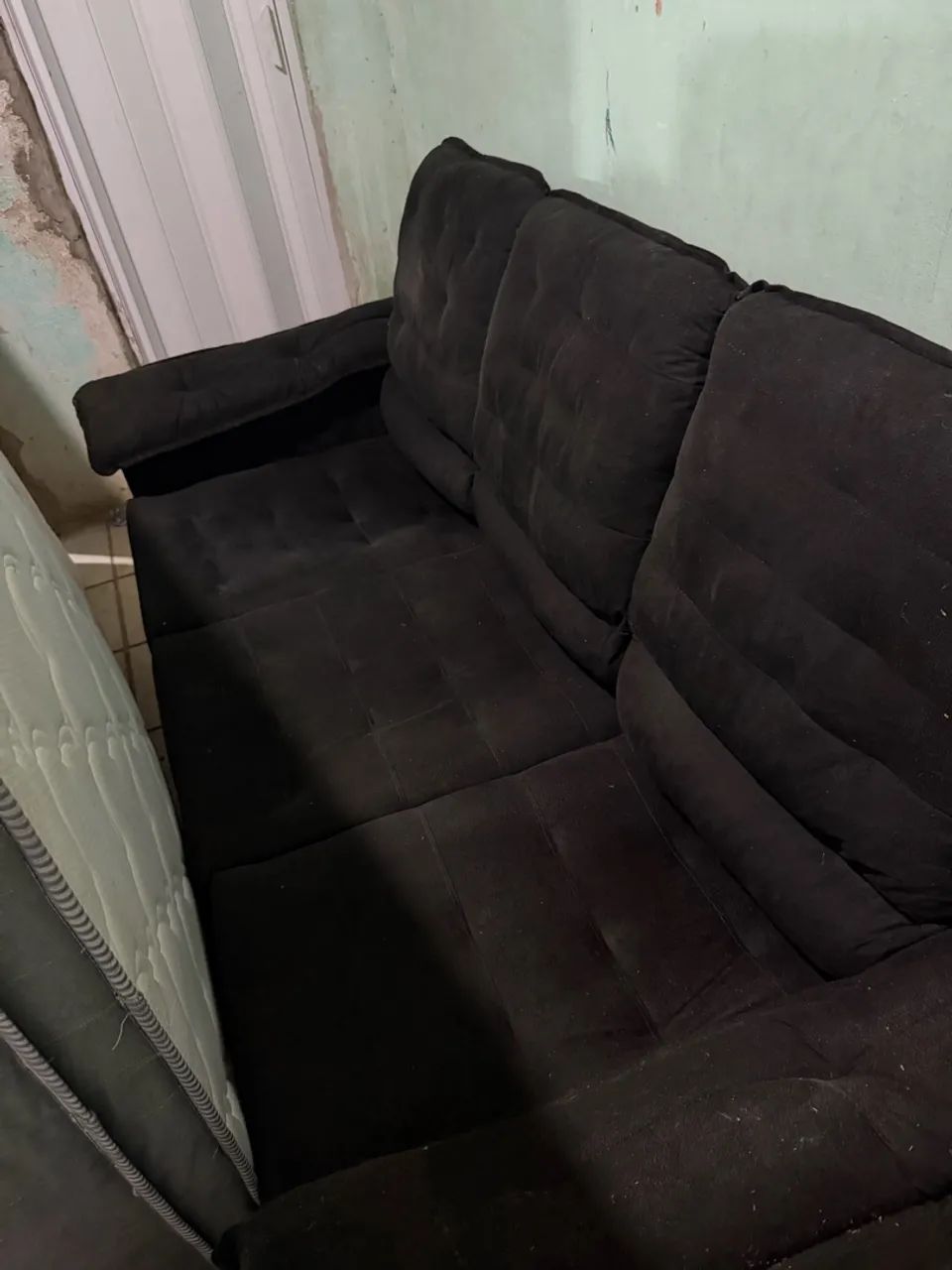 SOFÁ PRETO SEMINOVO