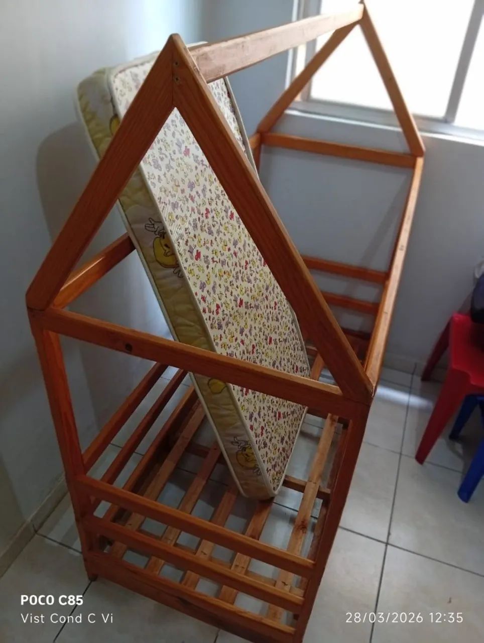Cama infantil montessoriana 