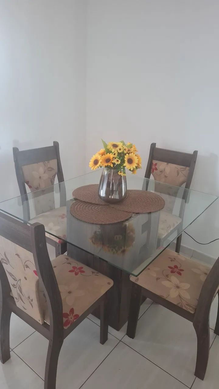 Mesa de jantar clm 4 cadeiras 