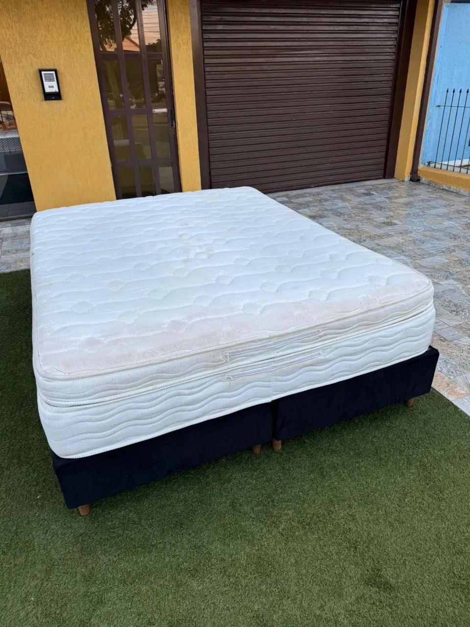 Colchão Queen MAXFLEX USADO COM BASE - Entrego!!  - Foto 4