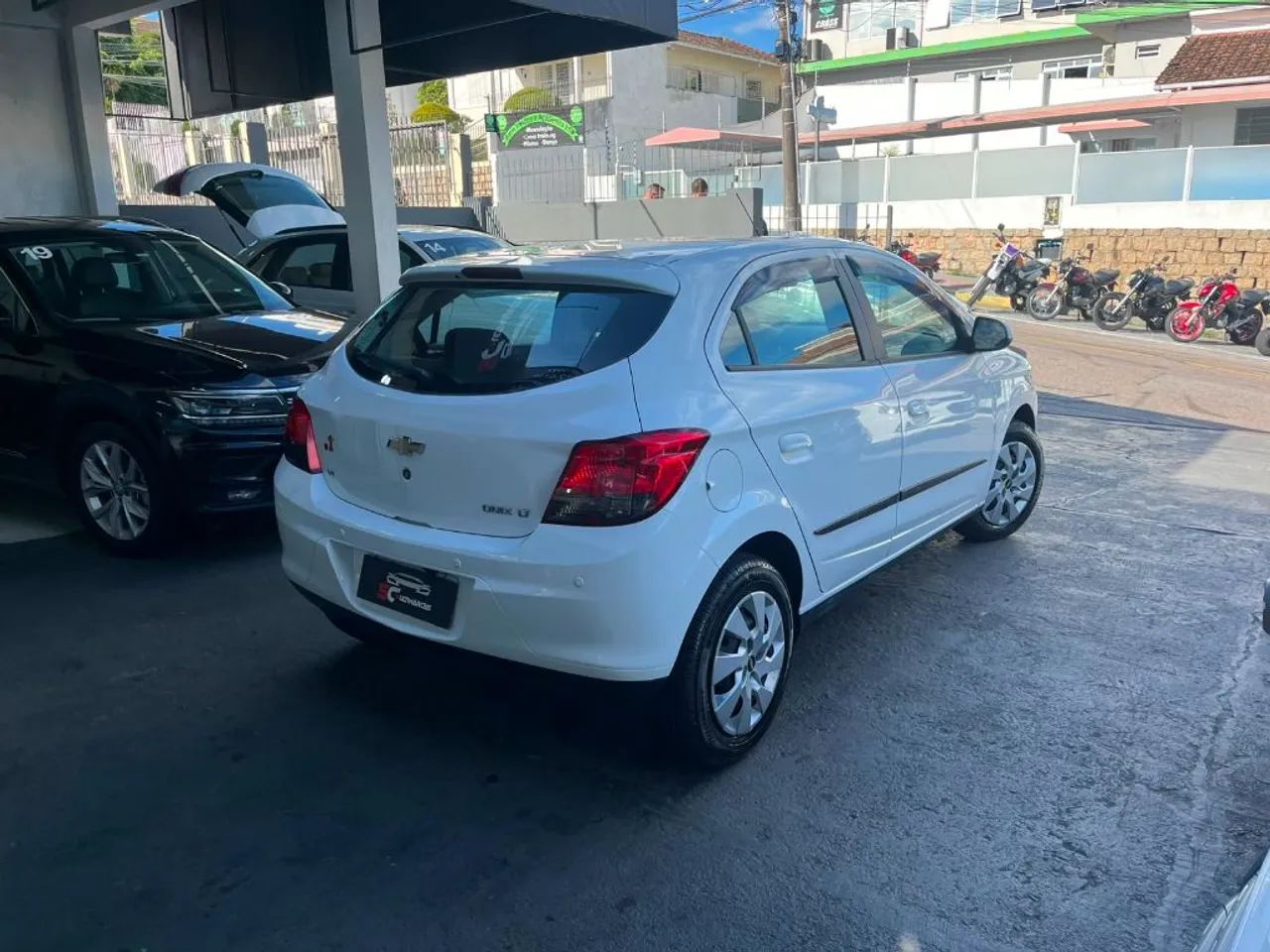 Chevrolet Onix Hatch LT 1.4 8V Flex Mec. 4P 2014 - Foto 4