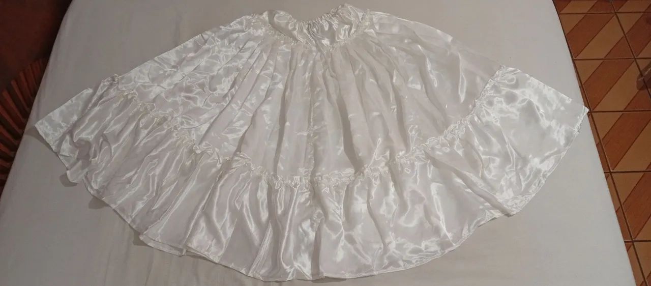 Conjunto saia rodada cetim branco - Foto 2