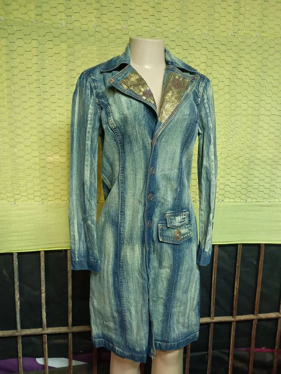 Casaco/Vestido Jeans Feminino com Detalhes Bordados