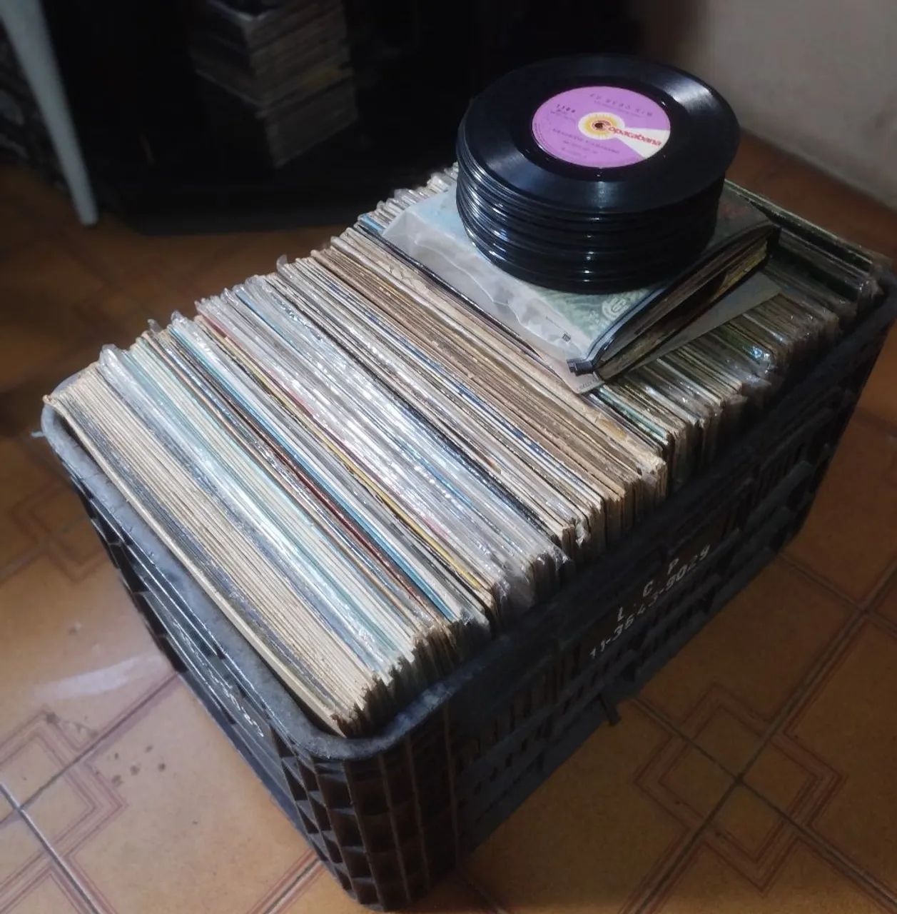 Lote de 150 disco vinil + compactos - Foto 2