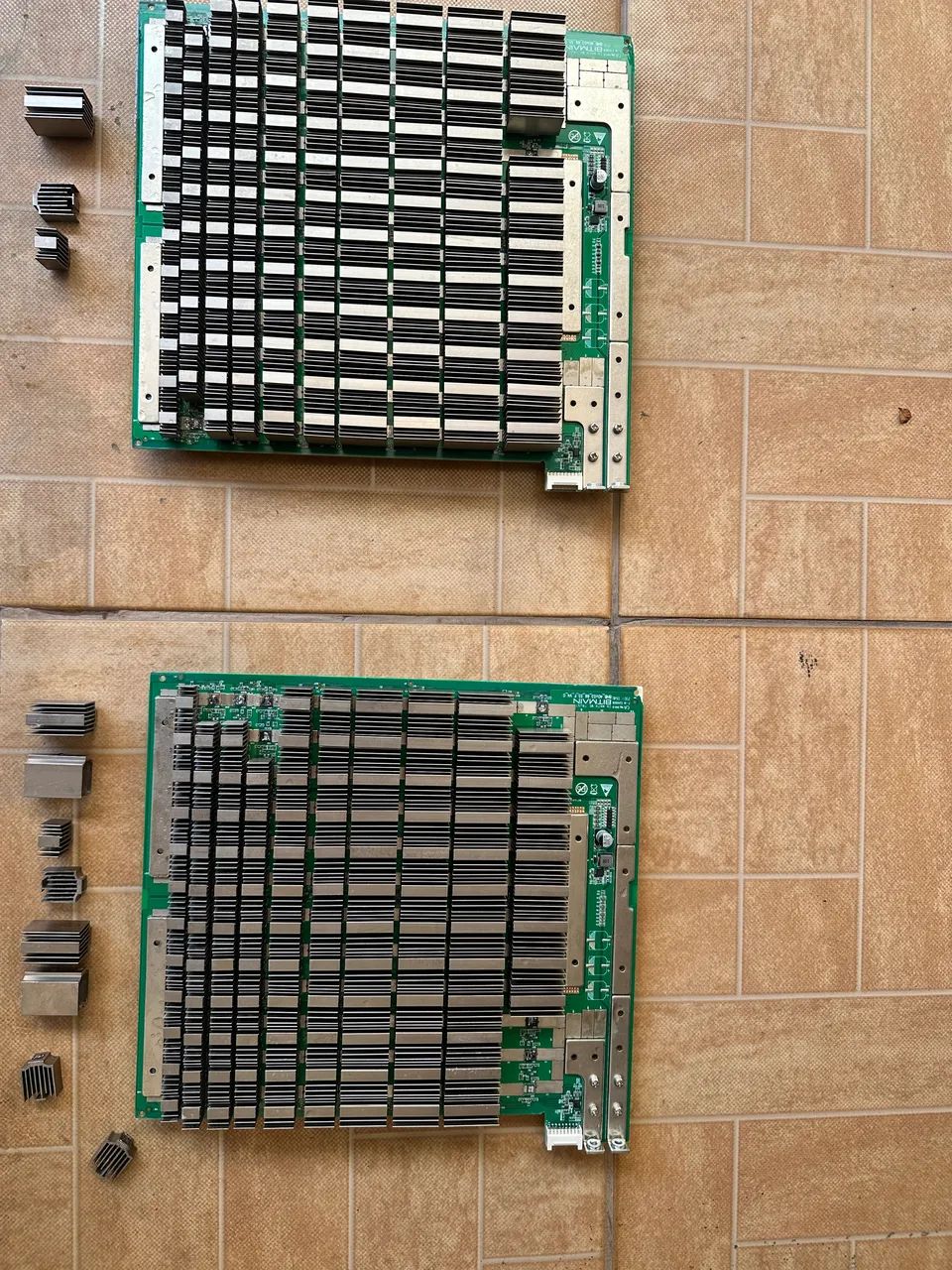 2 Placa Hash BTC BITMAIN/ANTMINER 120TH