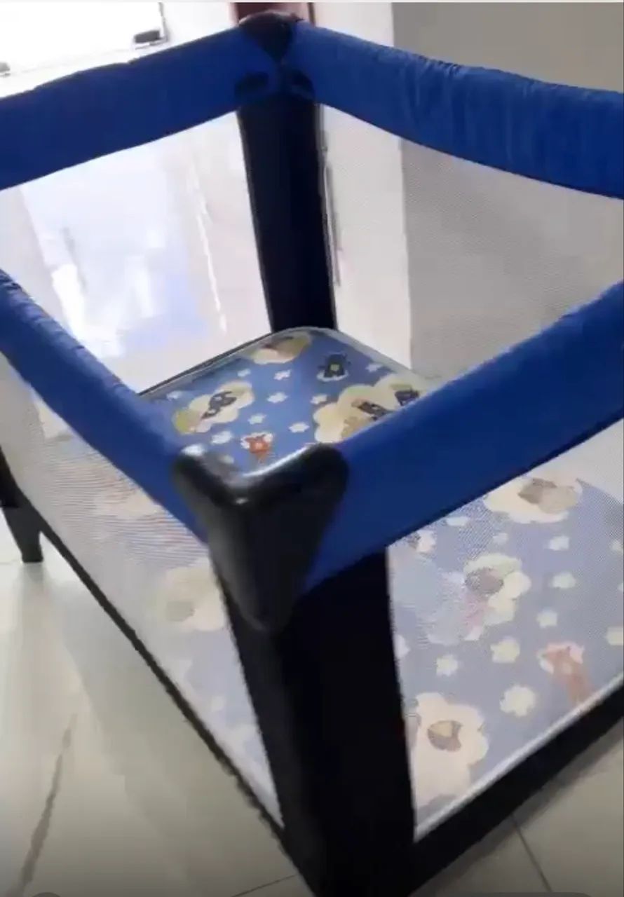 Berço Camping com colchão 