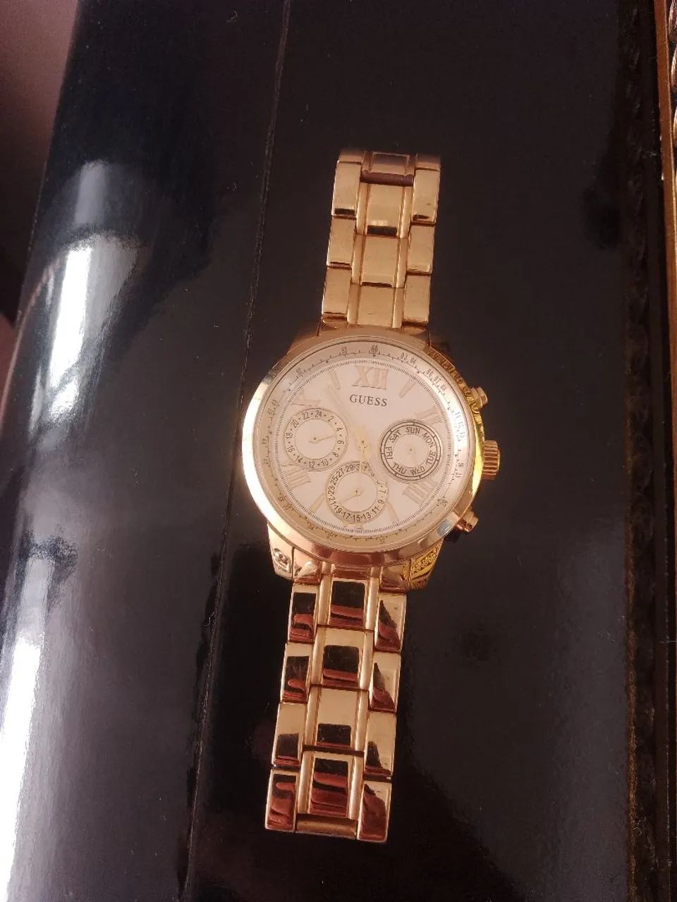 Lindo Relógio Guess dourado  - Foto 3