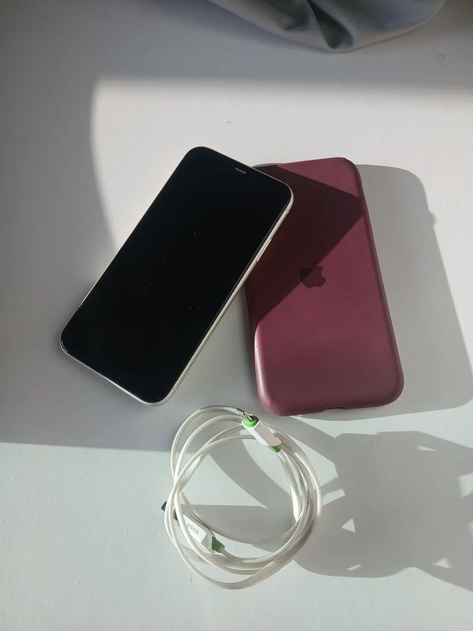 Iphone 11 PERFEITO ESTADO E NUNCA ABERTO(aceito troca) - Foto 2