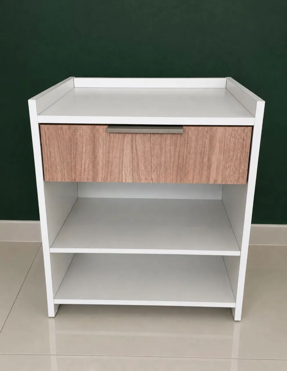 Mesa de cabeceira de fábrica 