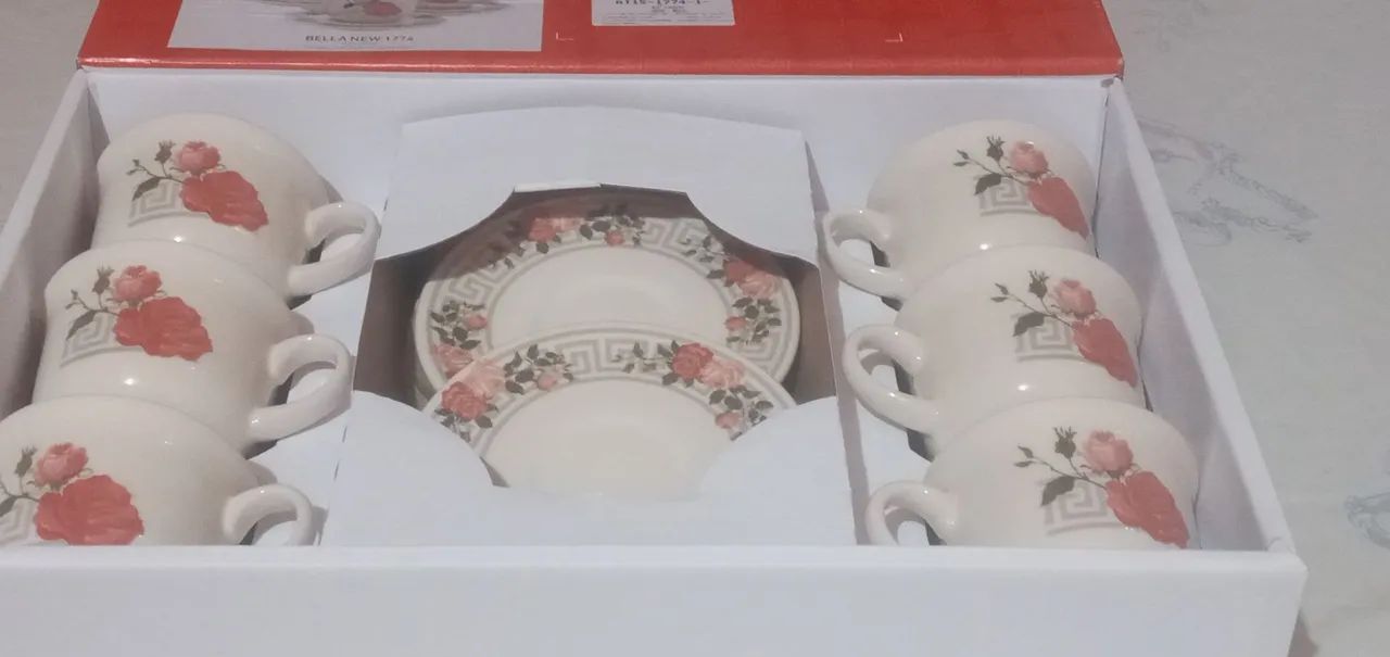 Jogo de 6 xícaras e 6 pires Buona (preço de custo) - Foto 2