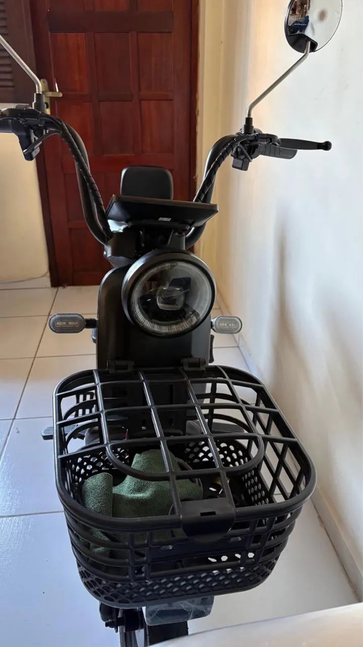Scooter elétrica/ Autopropelido