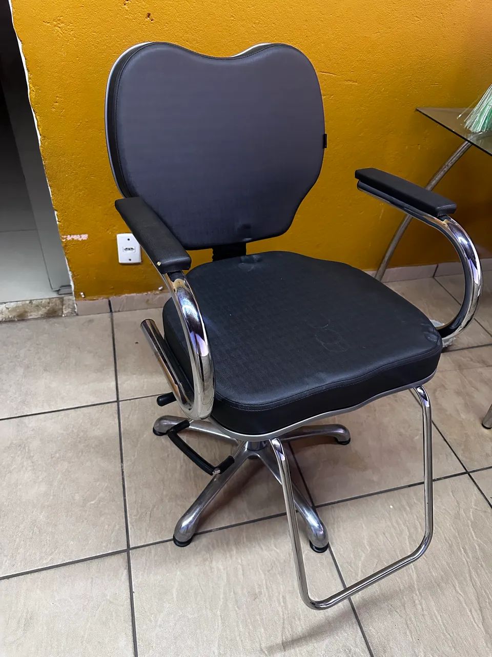 Cadeira para Salão ou barbeiro.  - Foto 3