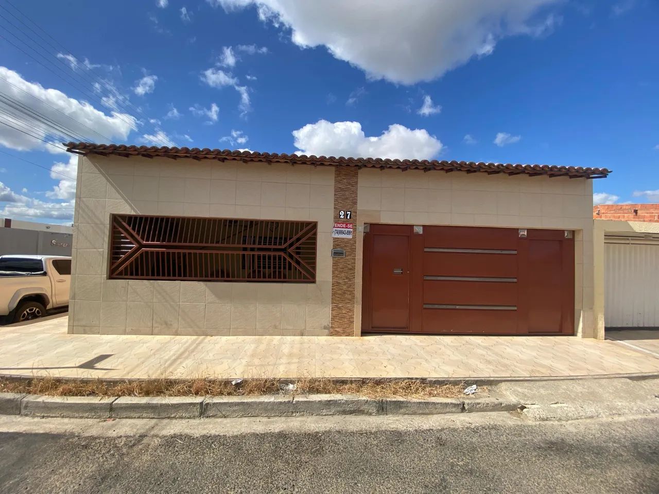 Casa com 3 quartos , sendo 1 suite