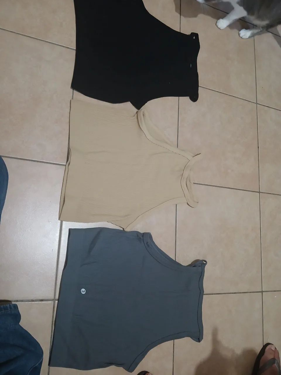 Kit três blusinhas 