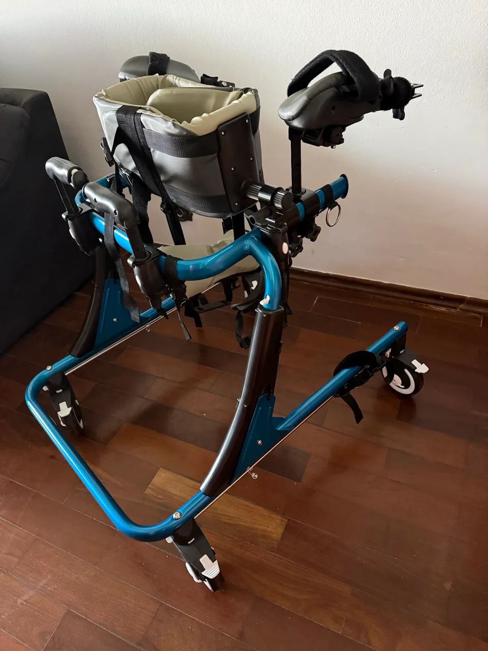 Andador infantil adaptado 