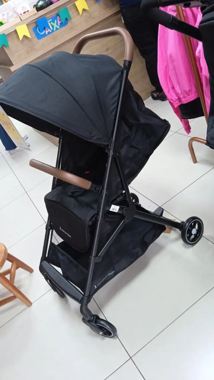 Carrinho de bebê (novo) 