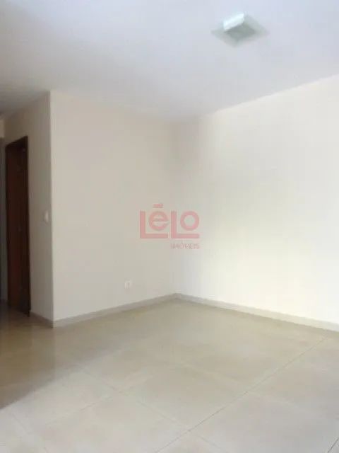 Apartamento para alugar no Edifício Classic na Zona 07 em Maringá com 3 quartos, suíte com - Foto 3