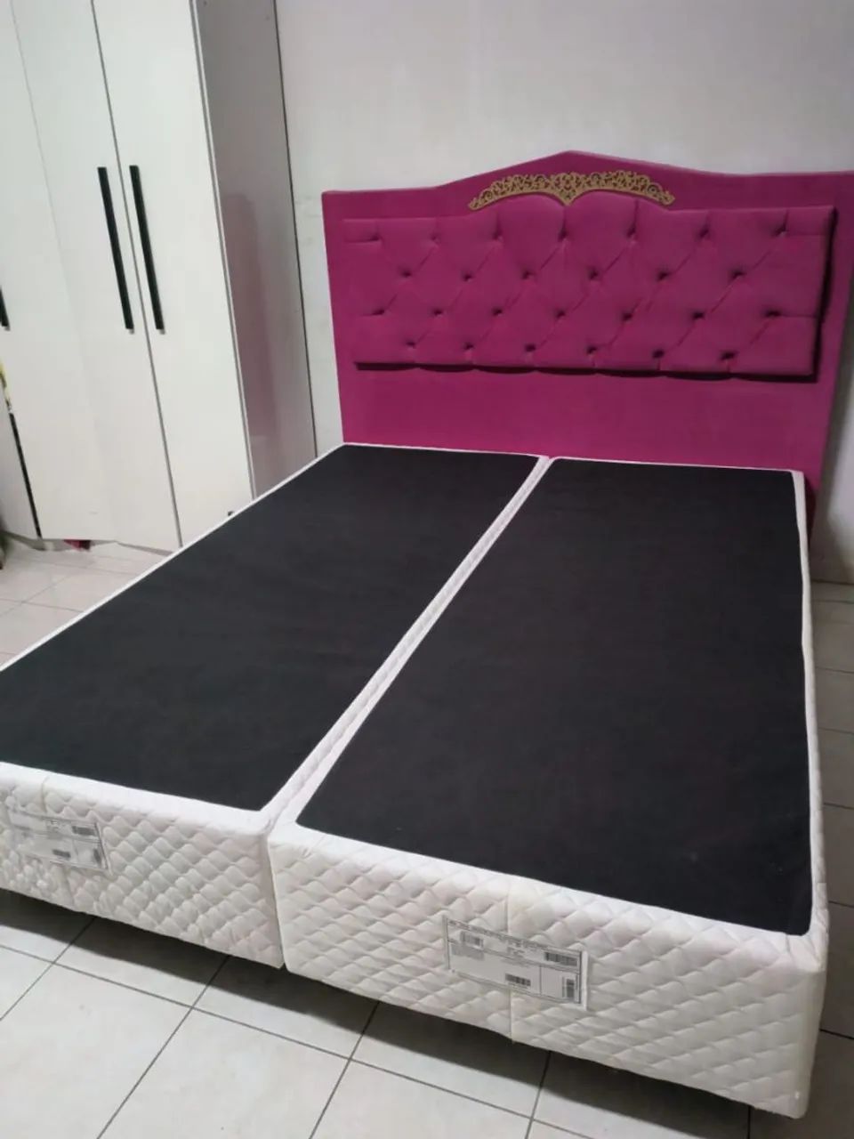 Cabeceira luxo rosa e box Queen bordado - Foto 2