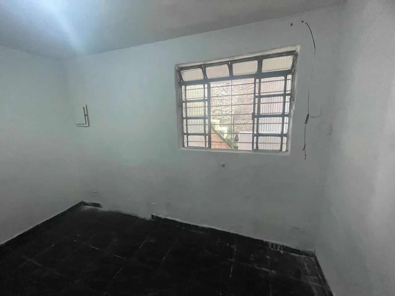 Alugo 2 comodos com banheiro sem depósito - Foto 2
