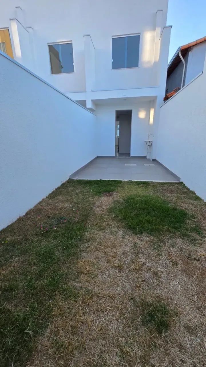 Casa geminada 02 quartos e 02 vagas - Jardim Leblon - Foto 3