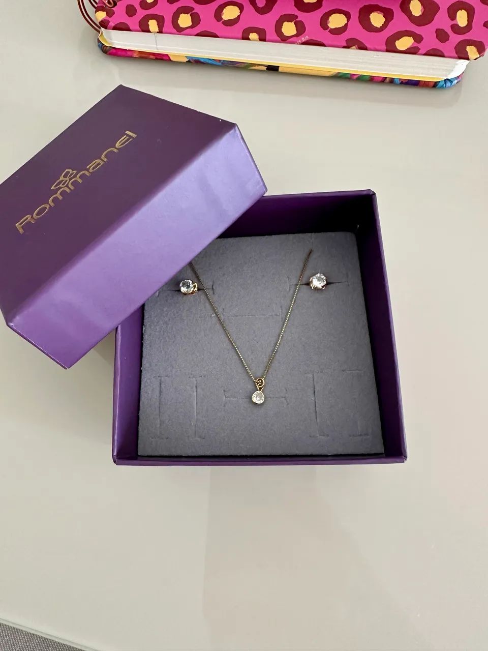 Conjunto Rommanel novo
