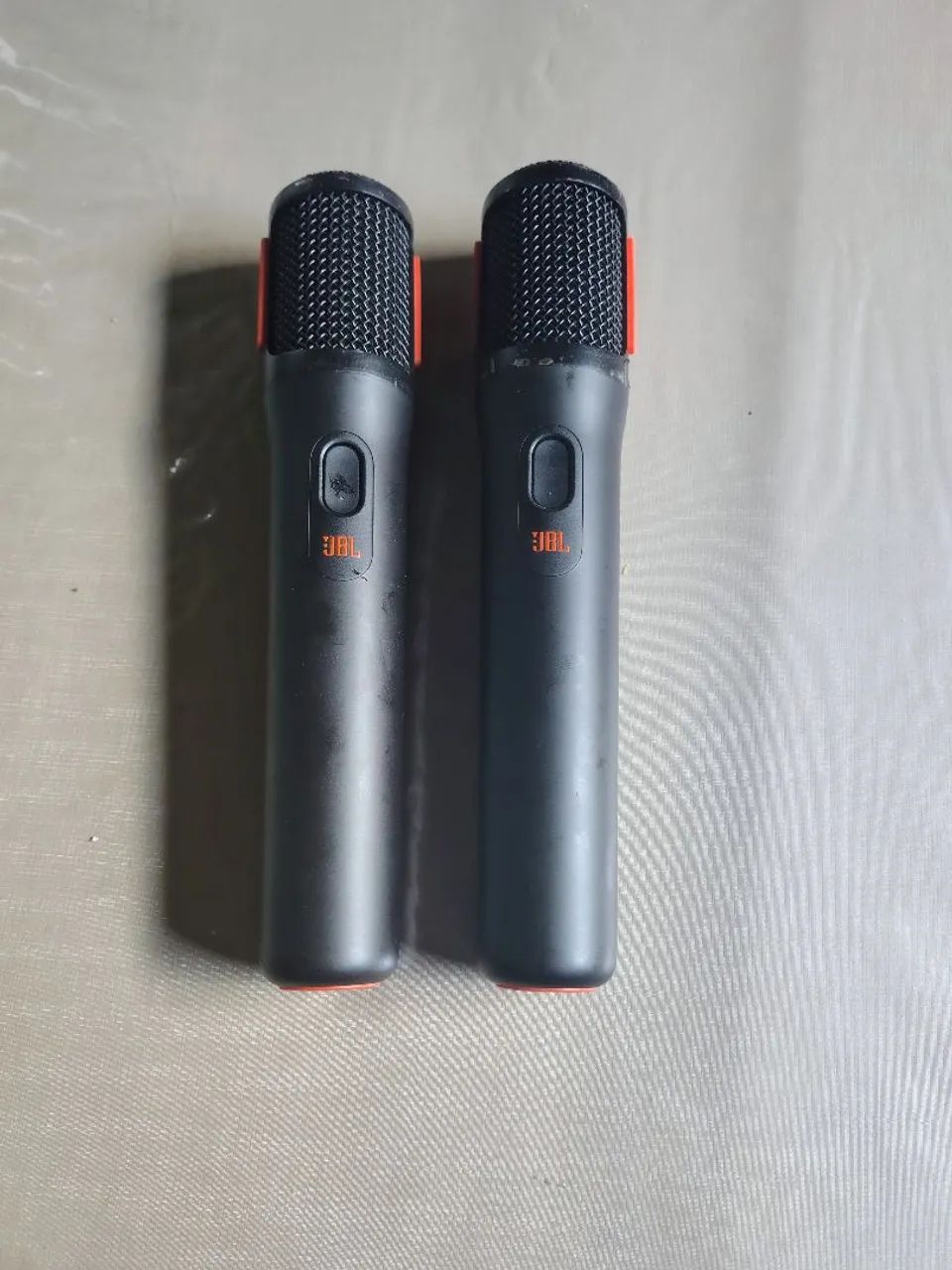 Caixa de com dois microfone sem fio JBL  - Foto 2