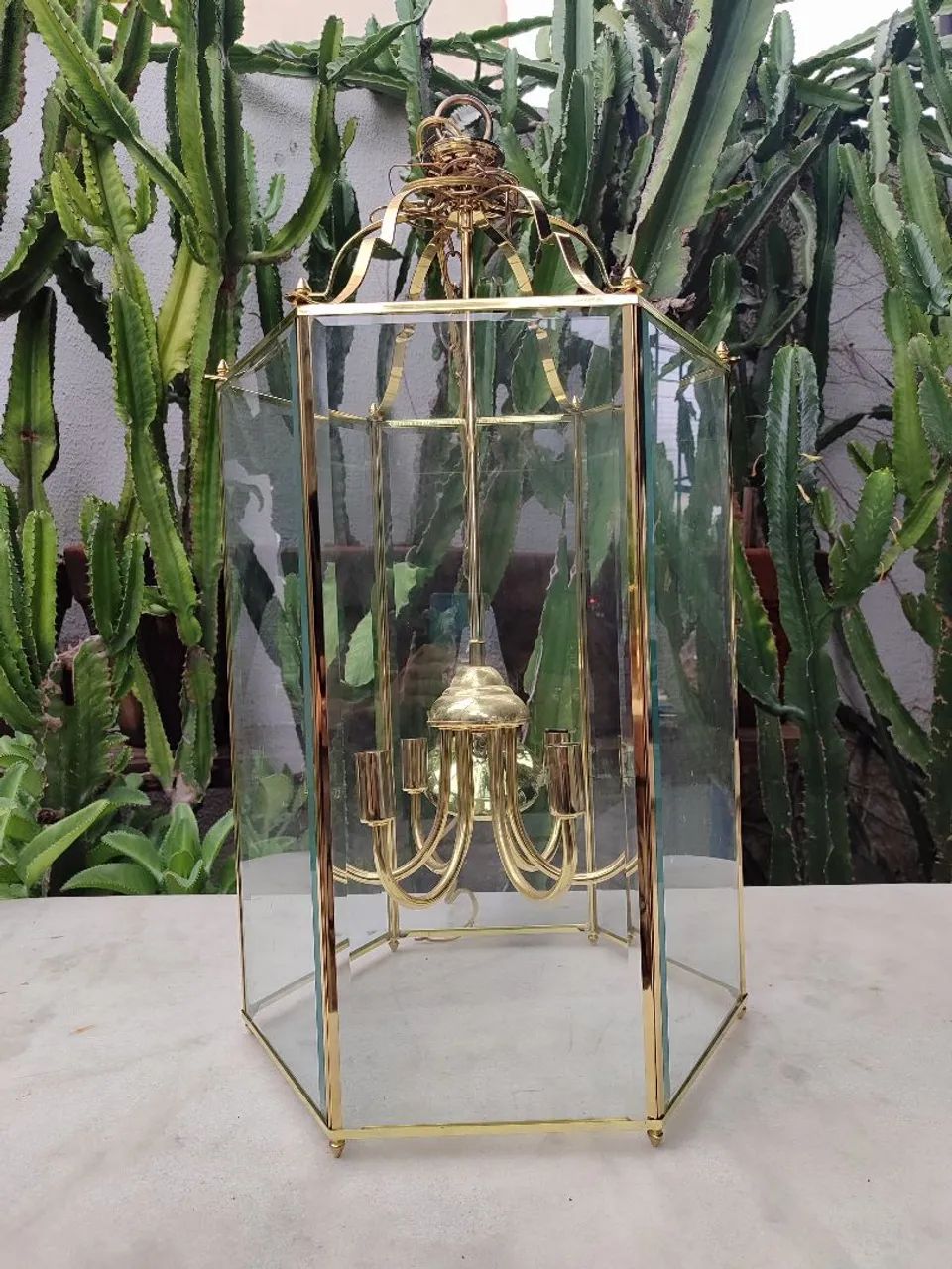 Lustre lanterna clássico em latão e vidro
