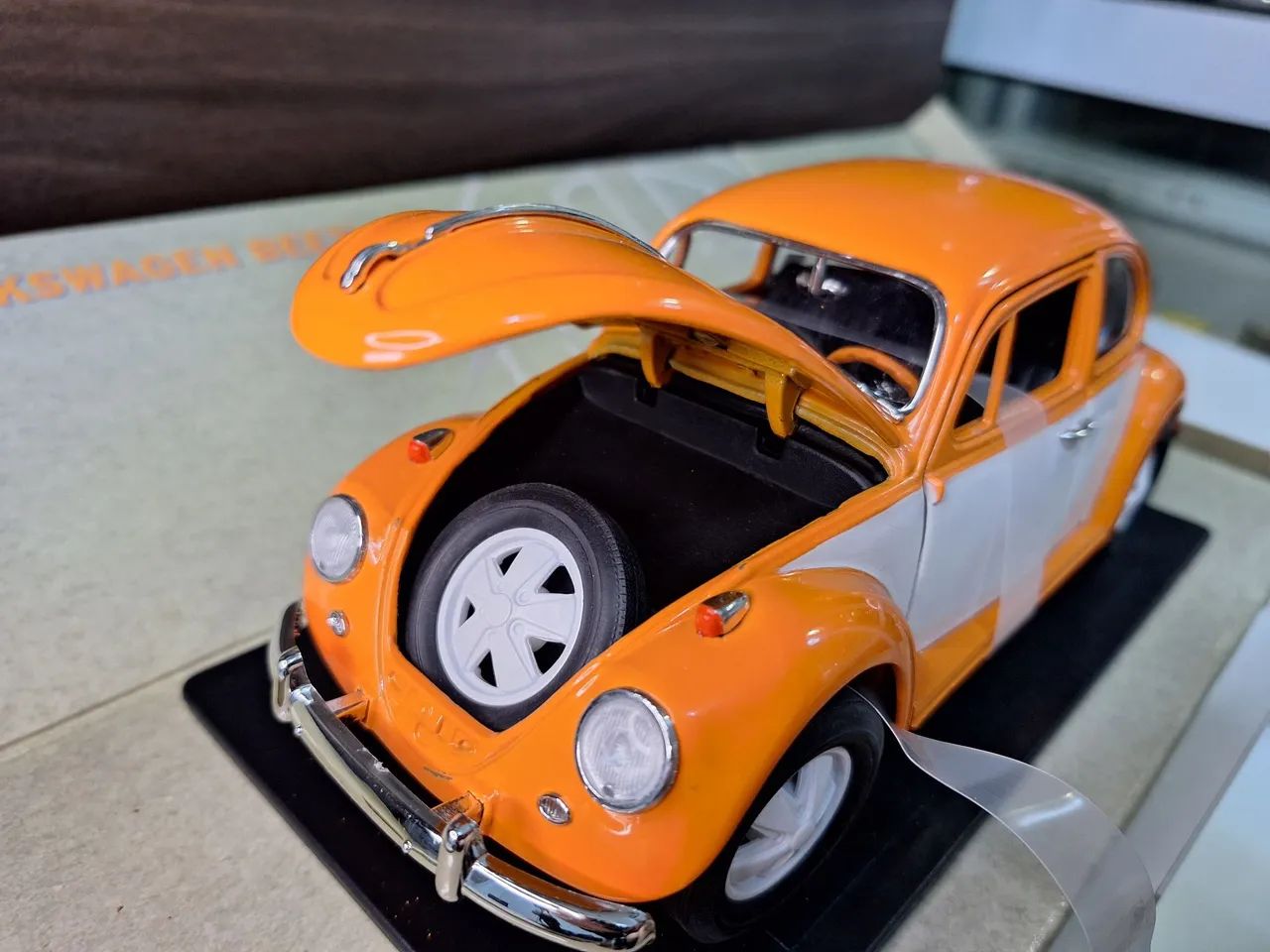 Na Caixa,  1:18, Fusca Greenlight  - Foto 3
