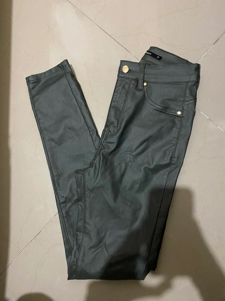 Calça couro sintético Mamô original  - Foto 3
