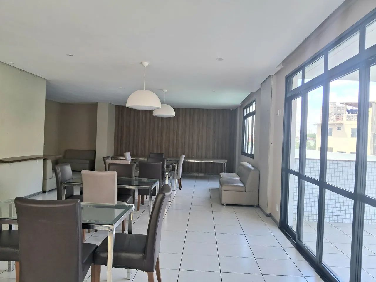 OPORTUNIDADE! Vendo apt 3/4 com varanda, andar alto, vista livre/mar e bem localizado. - Foto 3